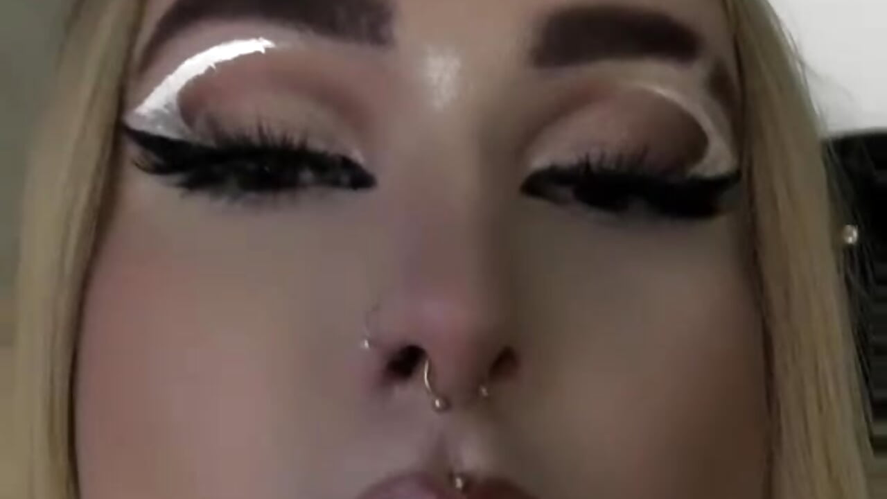 Do you like what you see? - video oleh model kamera AnneVanHelsing