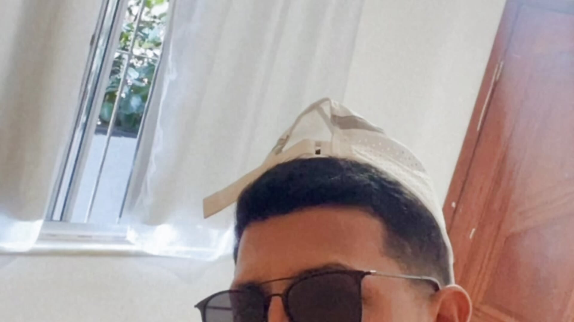 3B0B07B8-34C0-491E-A089-BD72922F8B71 - video van lohan769 cam-model