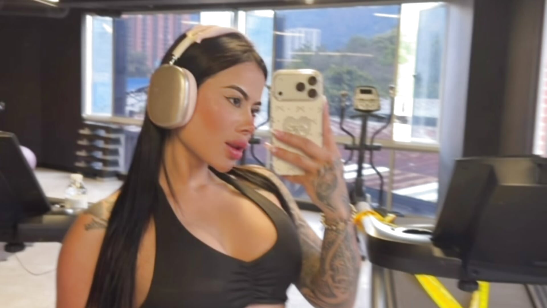 WORK OUT TIME ✨🤍 - vídeo de la modelo de cam KimberlyWalton