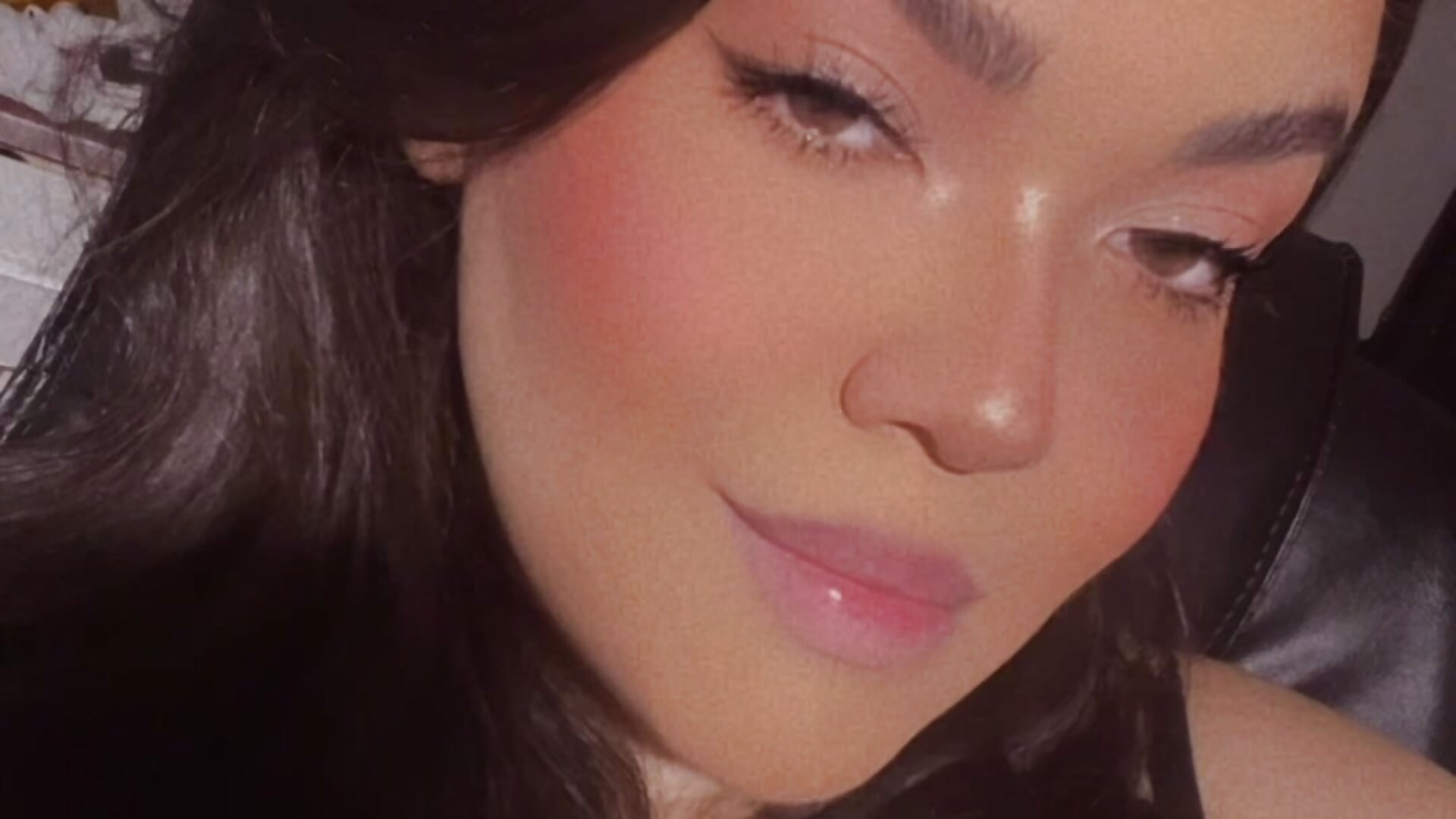 Hello - video oleh model kamera dayanestephany1