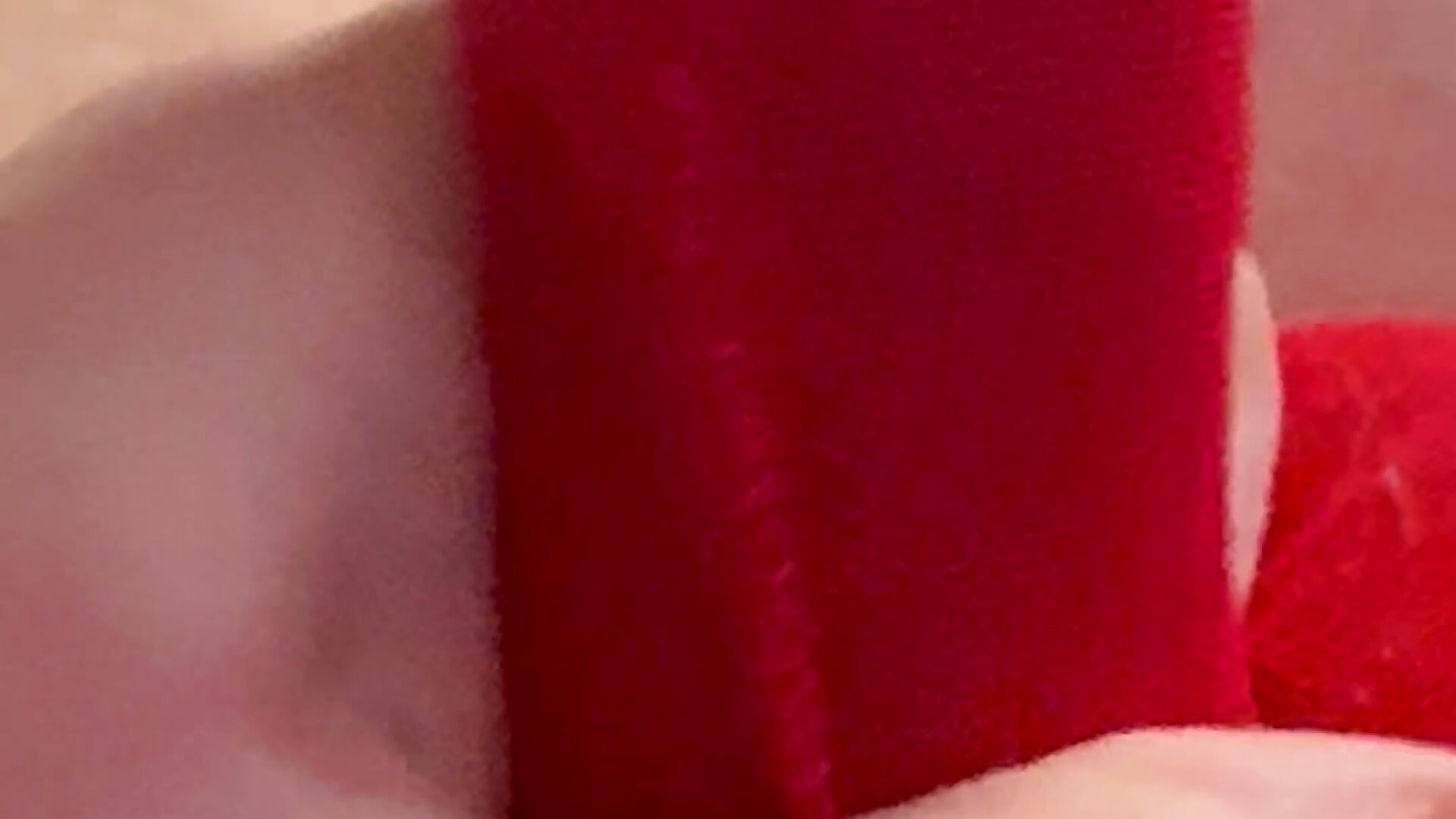 Red Undies Jerk Off - video by CallumBee cam model