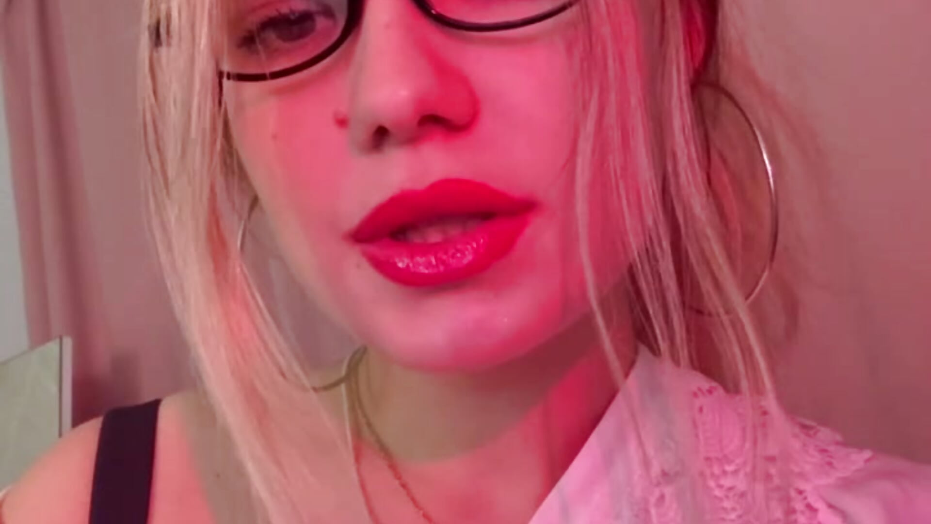 me🤞 - video oleh KimEvanss kamera model