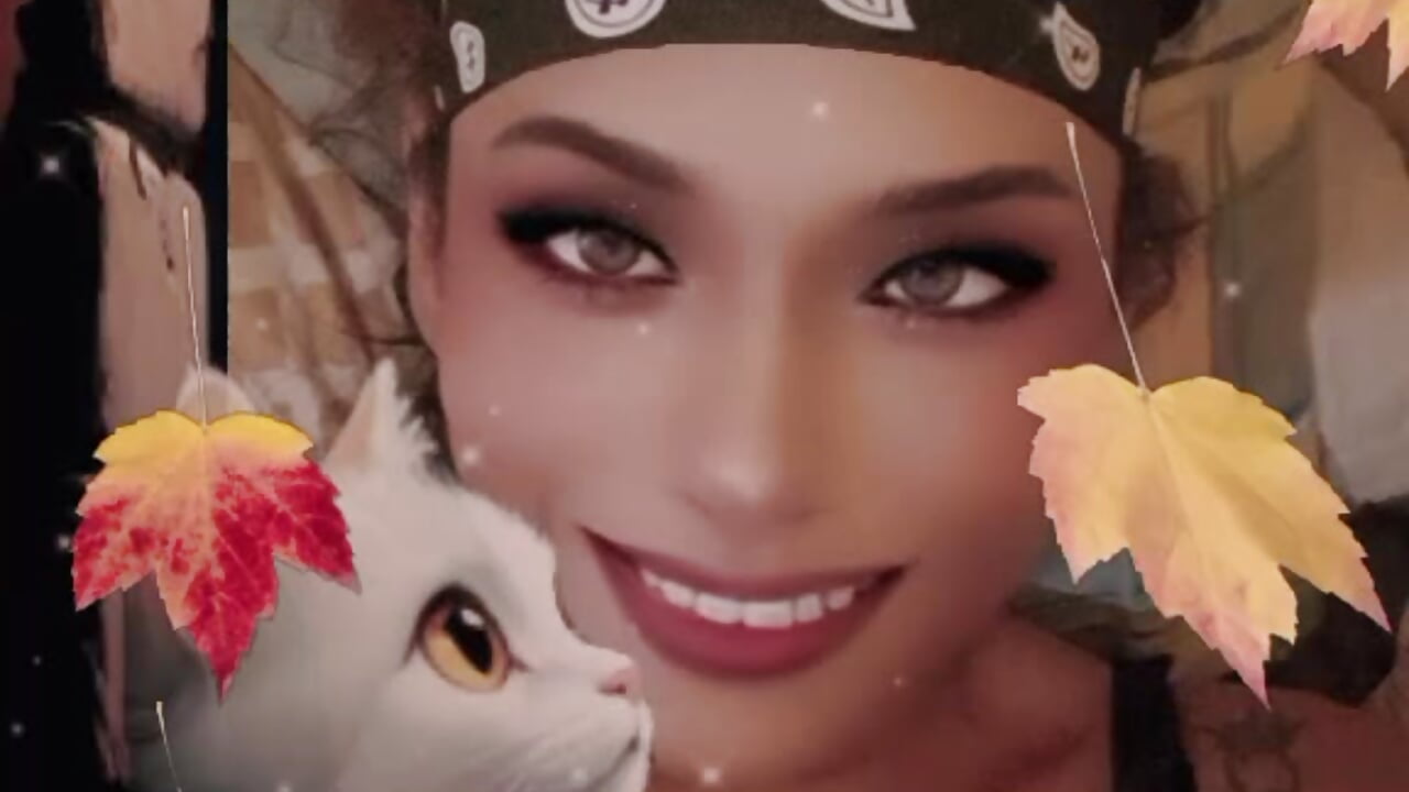 Teaser - video oleh MissyLoveCreator kamera model