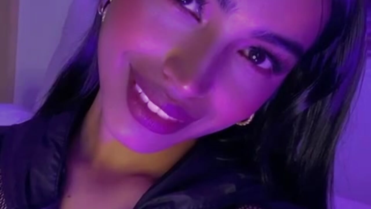 you girl bad – video od webkamerové modelky Miaa_ferrari1