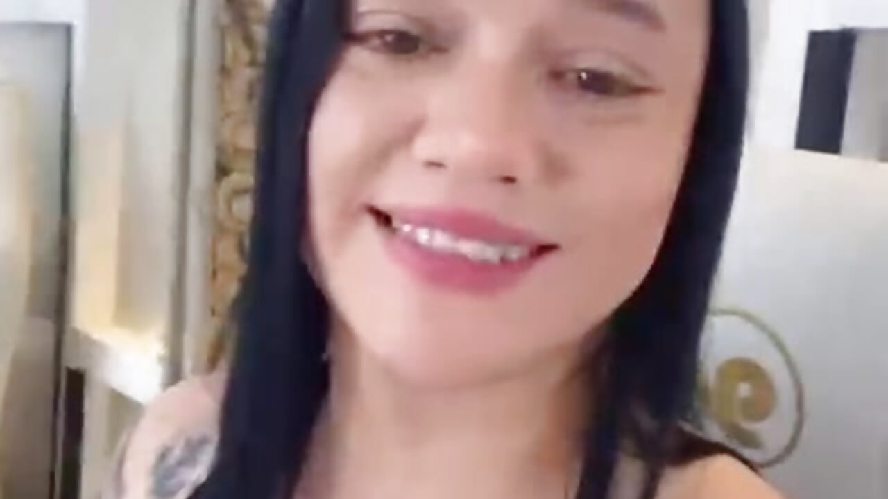 kiss for  you - วิดีโอโดย sofia_seew โมเดลแคม