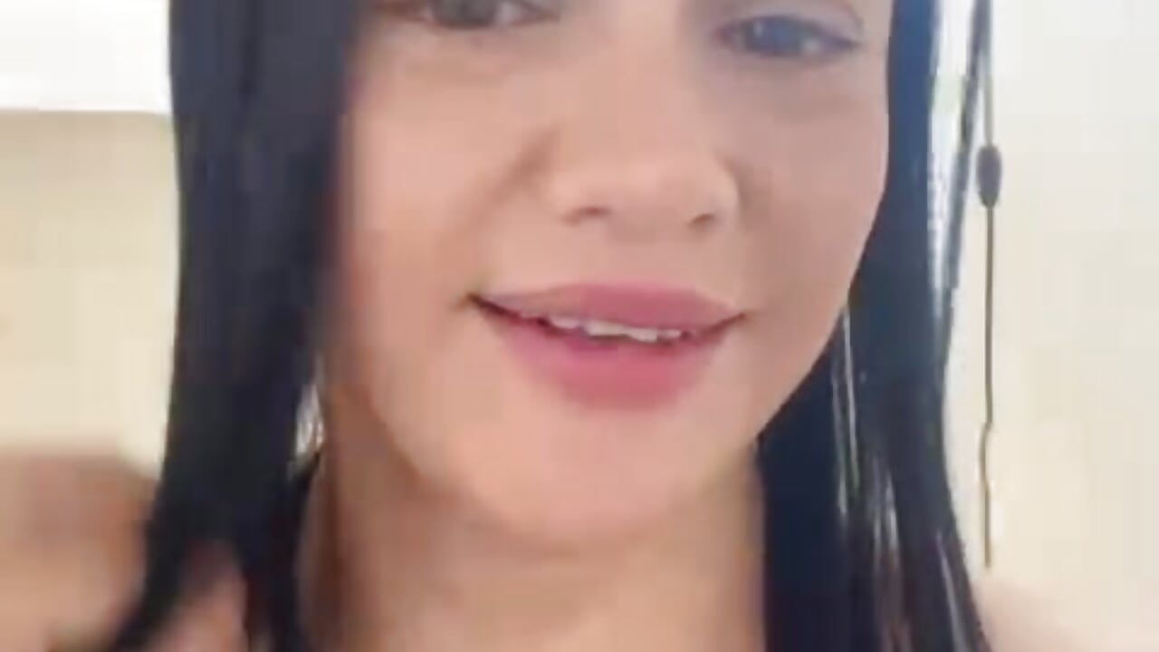 hermosa - วิดีโอโดย sofia_seew โมเดลแคม