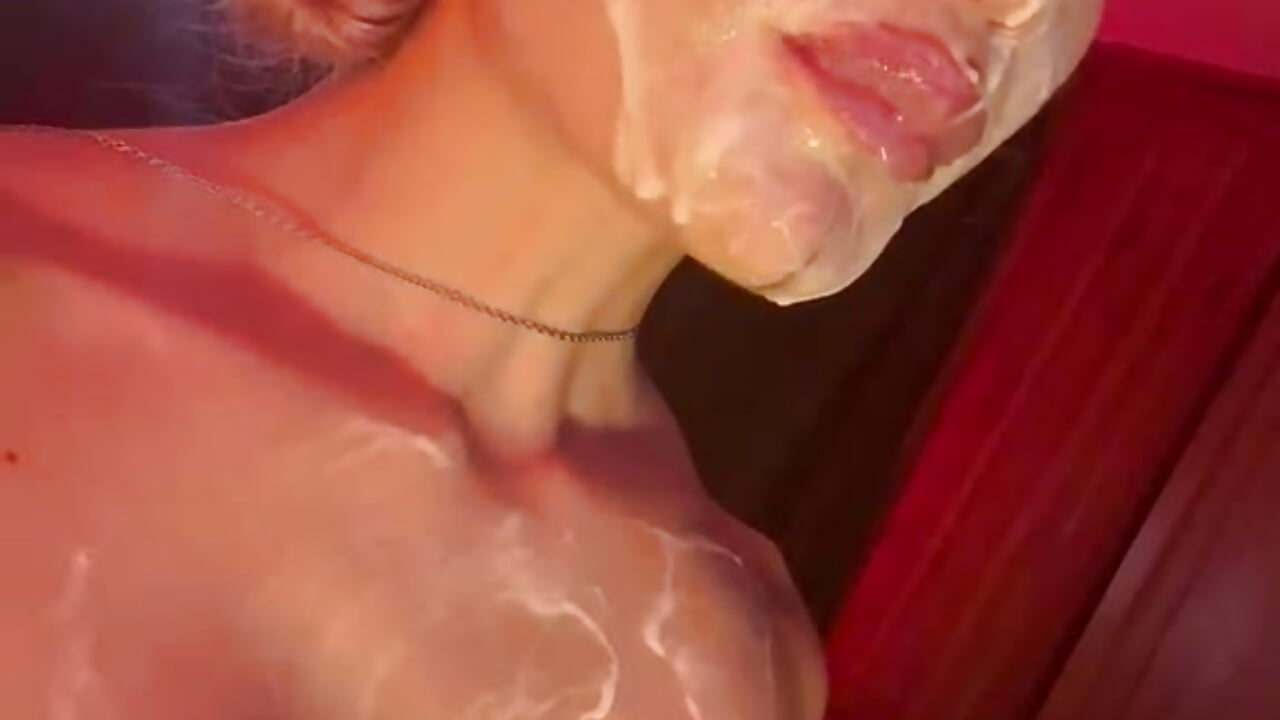 all your milk on my face is soooo sloopy 🔥😏 - video by Miiaa_Stonee cam model