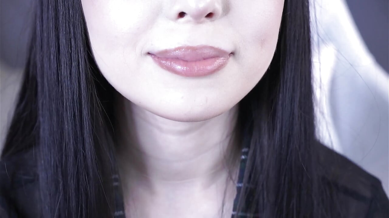 GENTLY LICKING THE ICE – видео вебкам-модели TracieArrocha