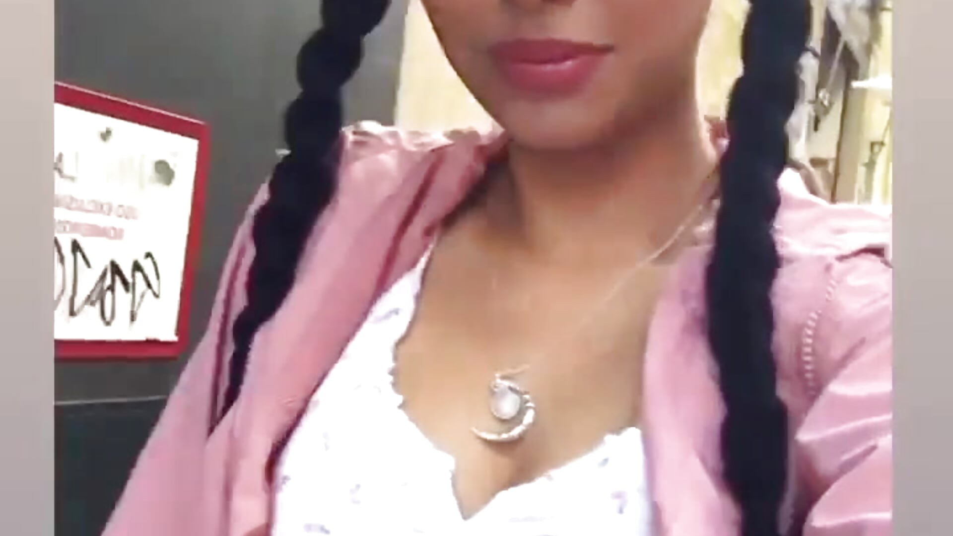 De borondo por el planeta - video di laurent369_ modella di cam