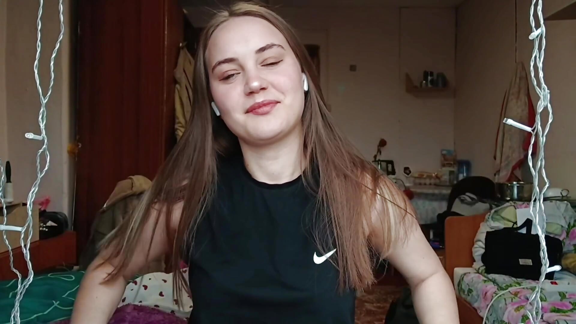 my hair is beautiful - βίντεο μοντέλου RoxanneStuard