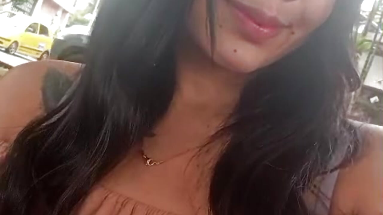 WhatsApp Video 2026-10-09 at 3,00,37 PM — filmik lorebonny, modela(-lki) na kamerkach