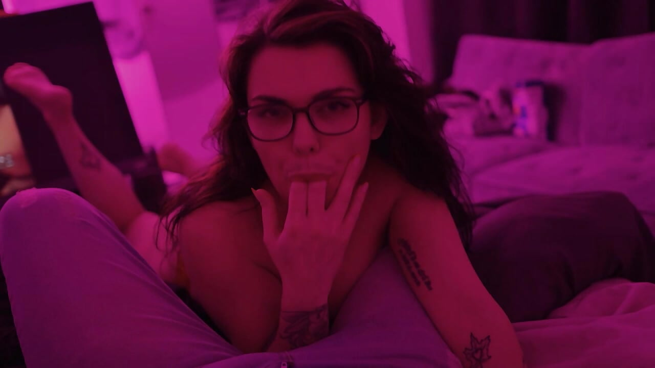 Lips play - vídeo de la modelo de cam Ardenza