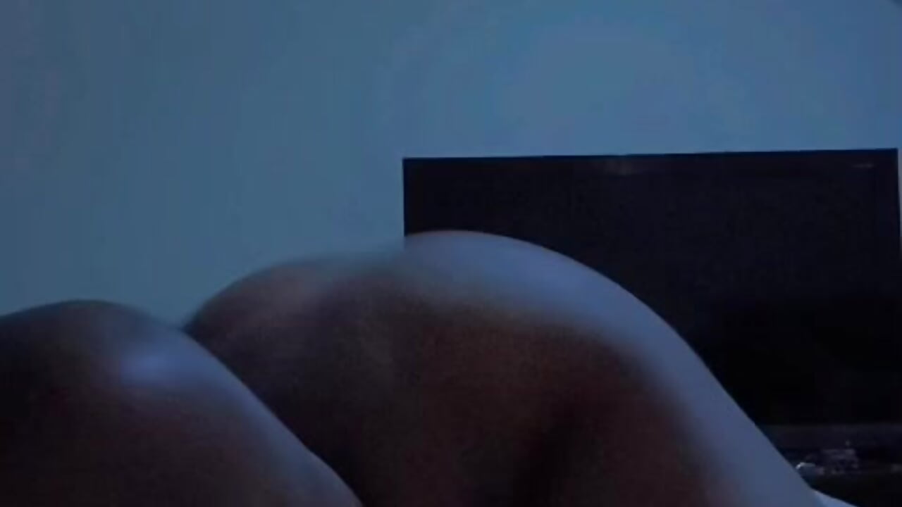 Love what you see? 😍😍🍑 - Vídeo de petite_bee, modelo de vídeos