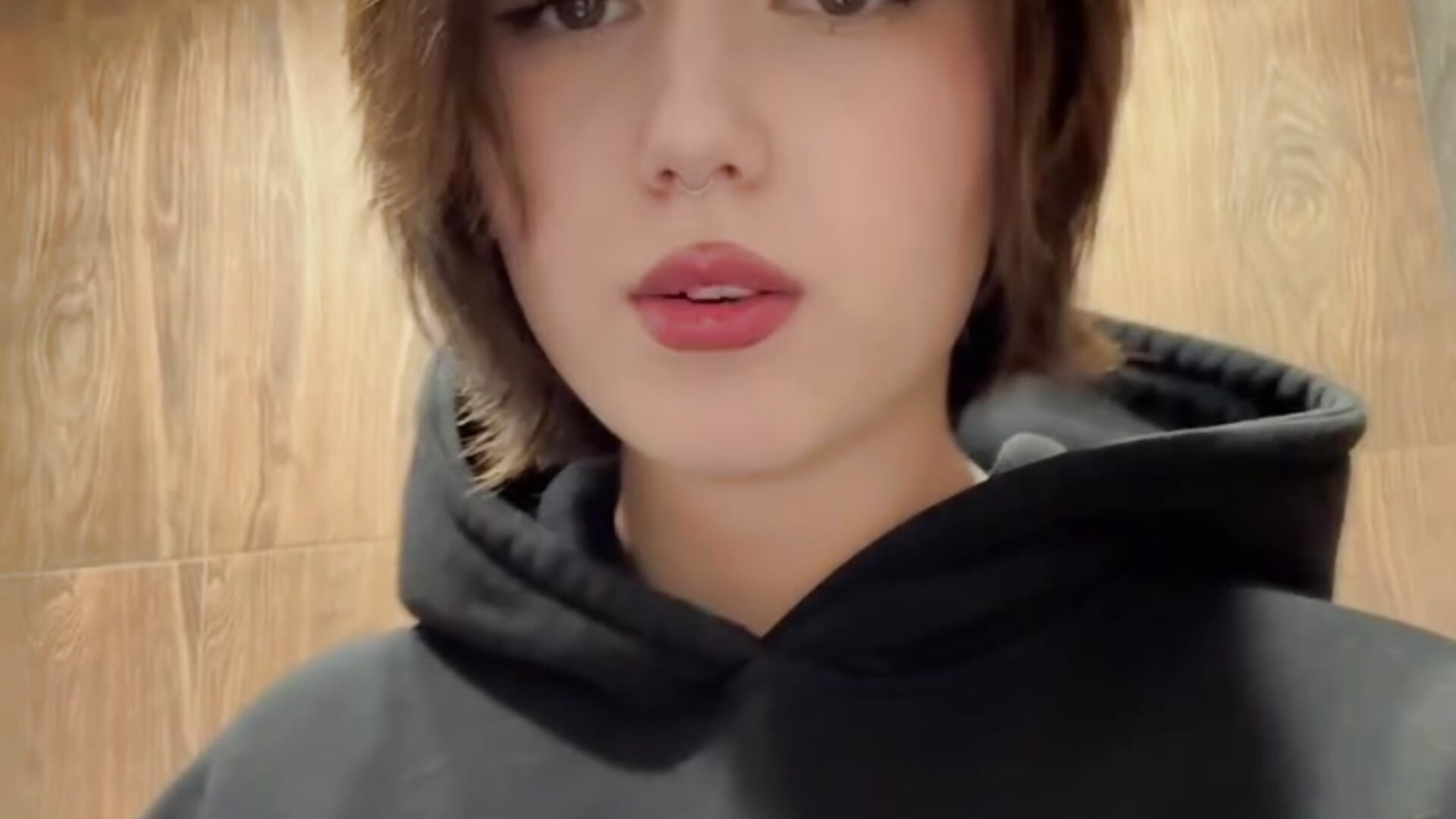 First video 🔥– KatyaCharm kameramodell videója