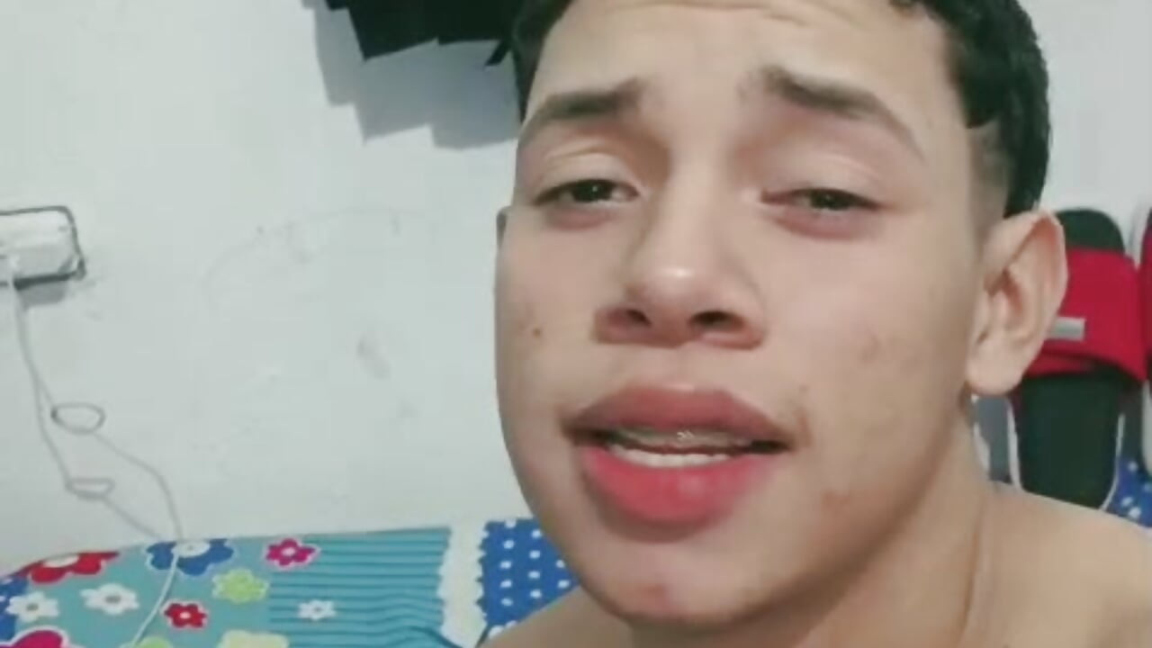 curious_straight_guy - Video Tren Model Kamera 2360