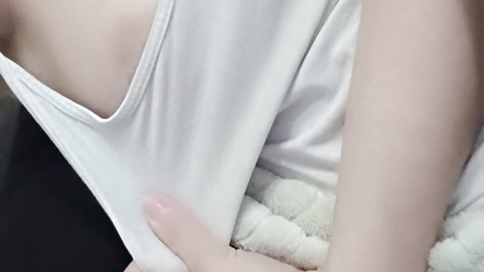 1000145822 – видео вебкам-модели ElissXx