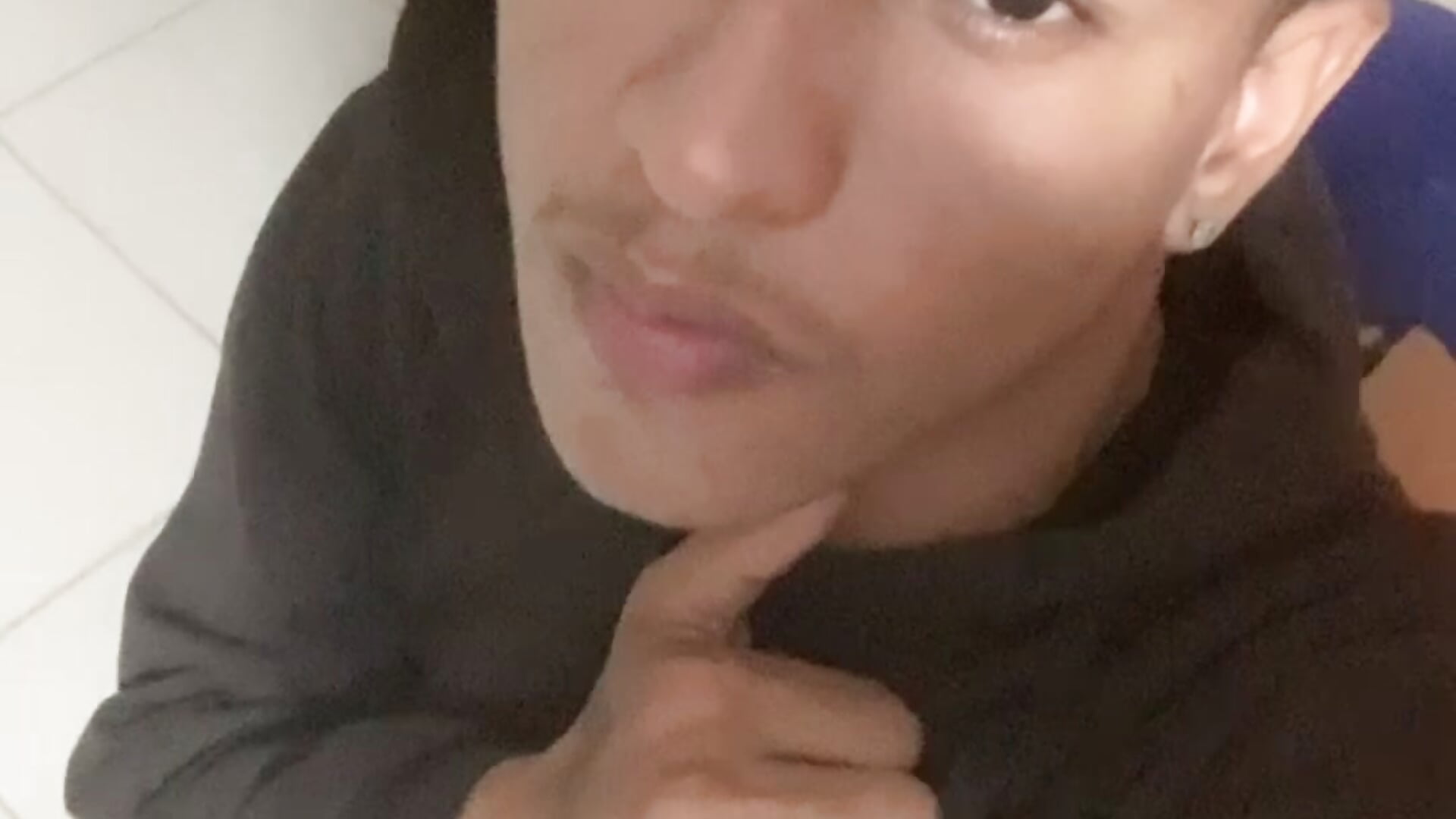 C7EDA07D-19B7-40B1-A103-9C751F6AB305 - video by Anthony_clark1