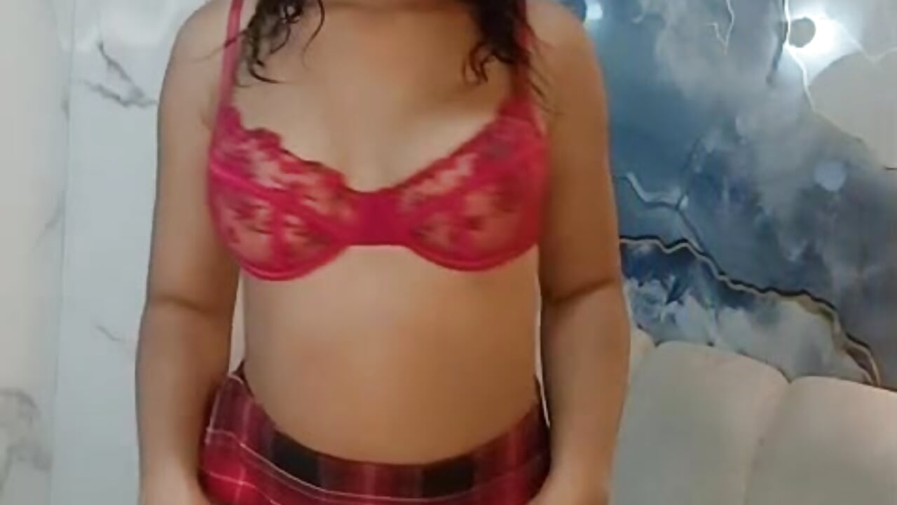 WhatsApp Video 2026-04-13 at 7,32,15 AM - video di Fioret_Tx modella di cam