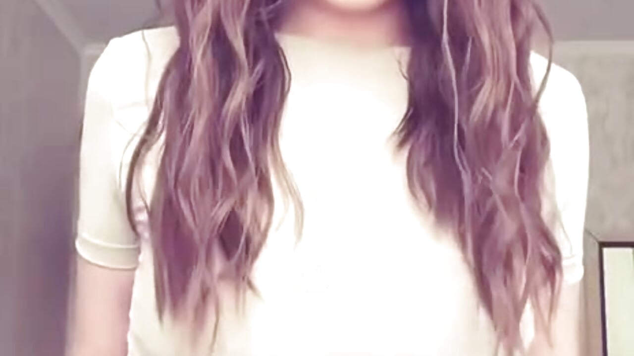 It's me – video modela na kameri LeishaRocher