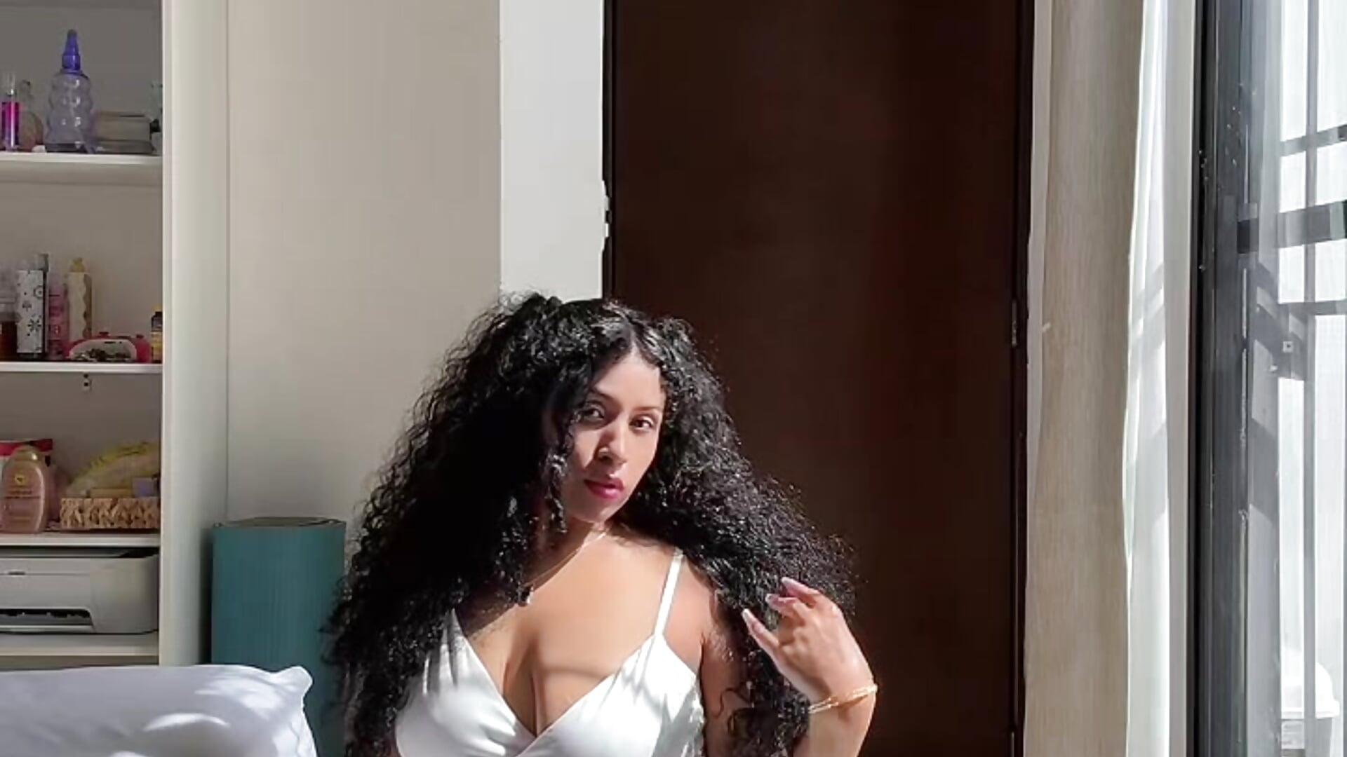 “Come Here 💋” ask me for the full video – video od webkamerové modelky Arabigoddess