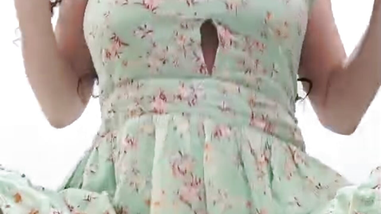 Bouncing B00BS - video by Samantha_bloww1 cam model