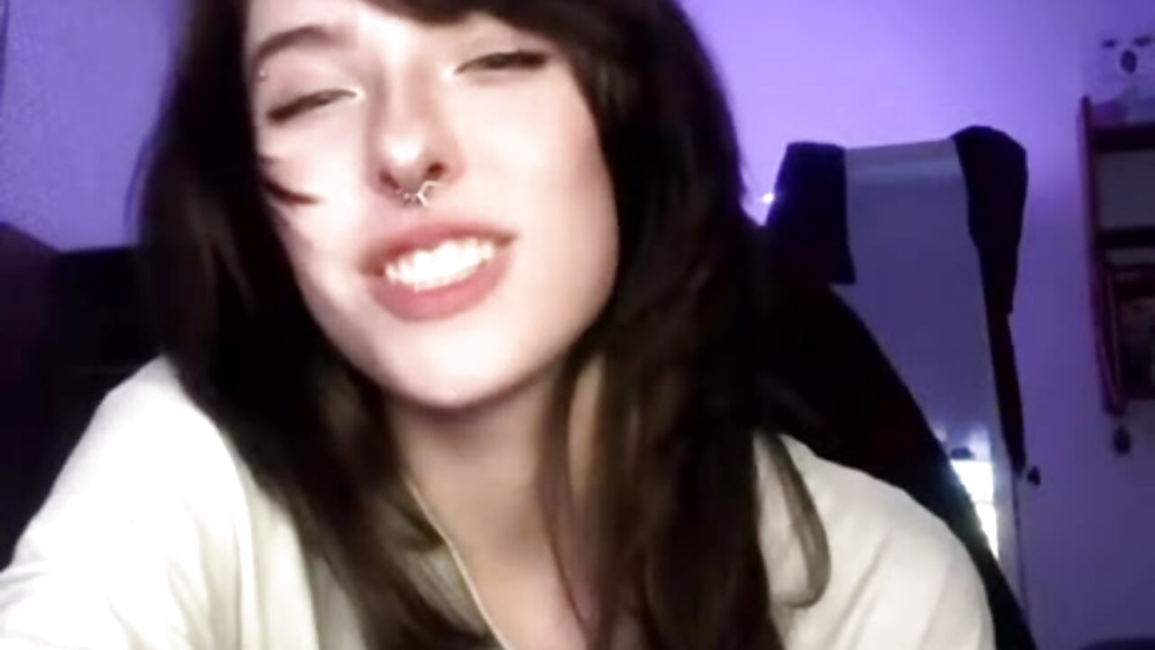 a little more me - video by PillowPeachX