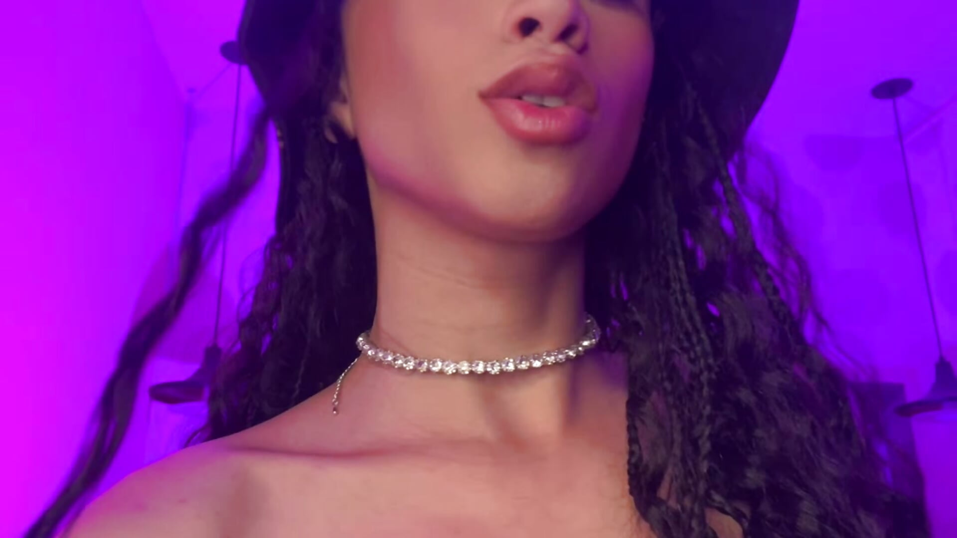 😳 - video by Alahia_pink_ cam model