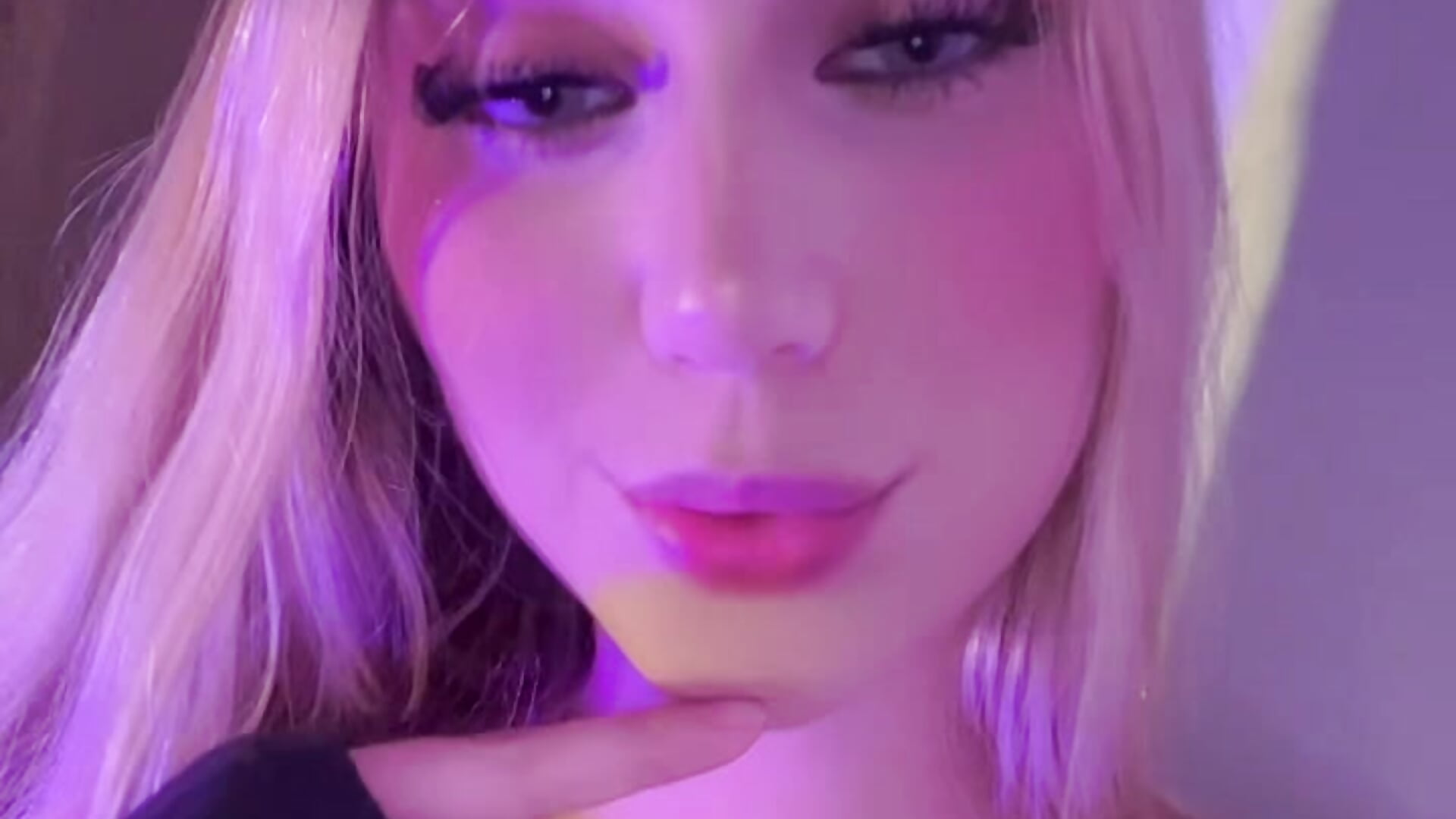 Hello baby, how are you today?🔥 - video by Celeste_pg