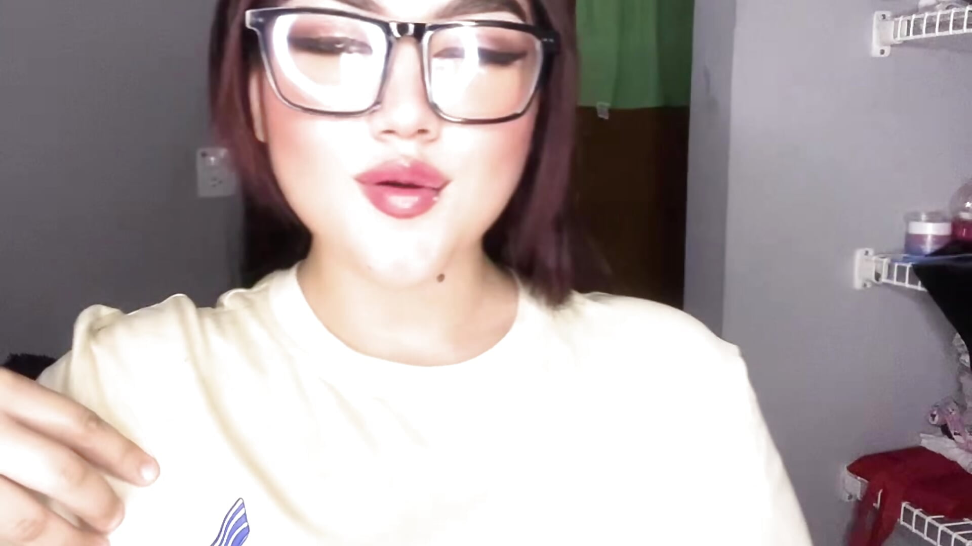 58b6e41a77e146f5a90977e8286abc83 – video od webkamerové modelky Mia2024