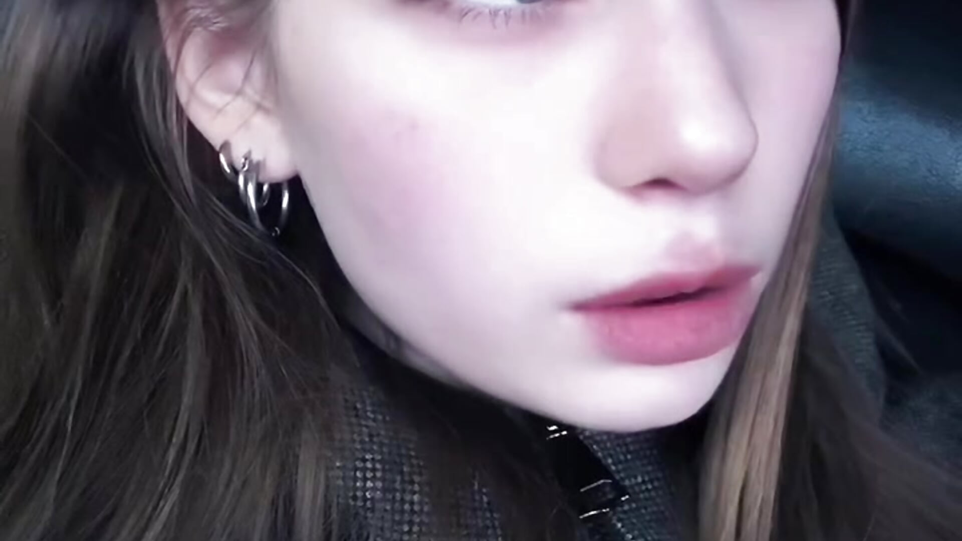 Lipsing - video by FlufyRabbit cam model