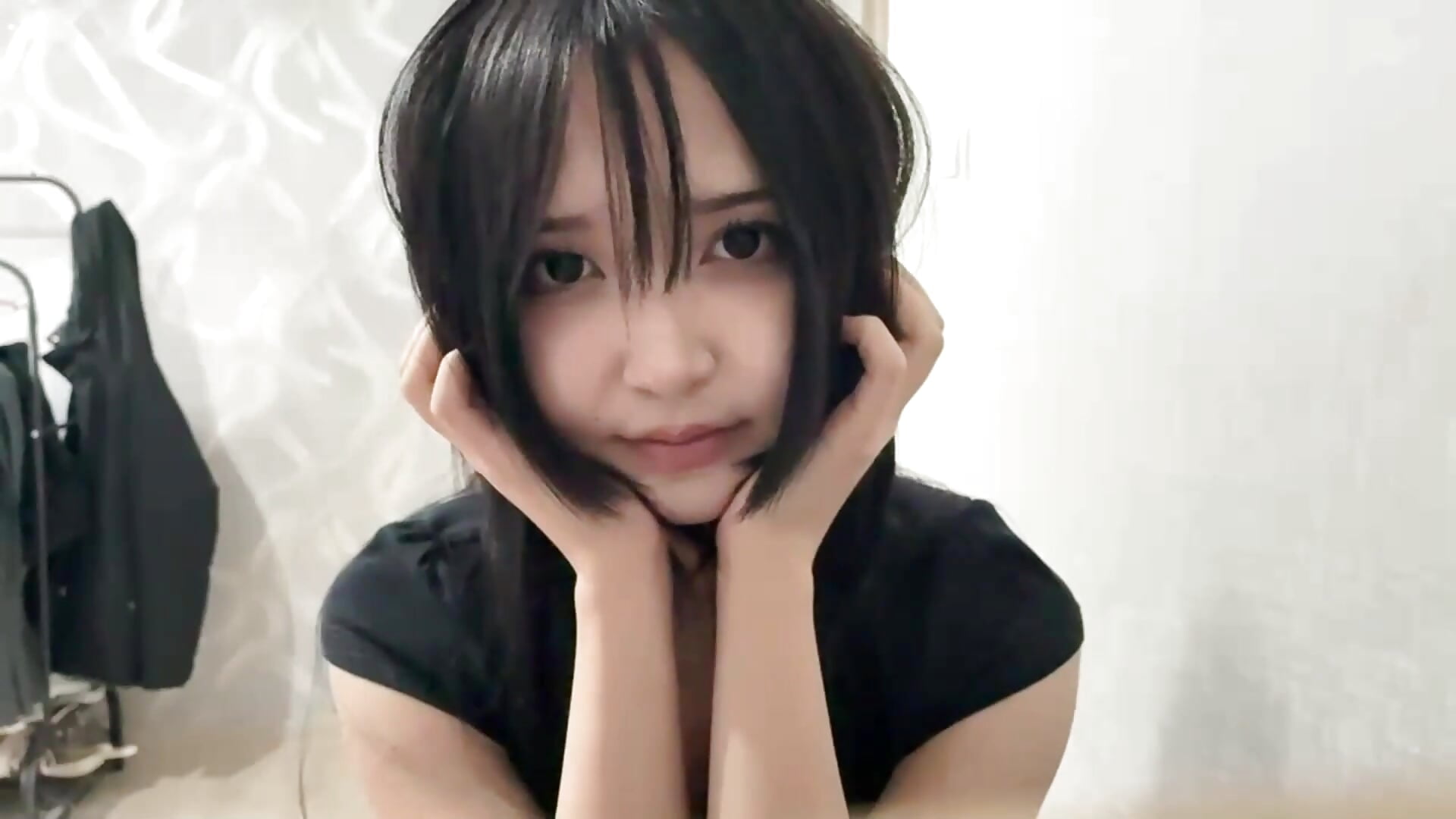 DO YOU LIKE ME? — filmik ElizabetGollihue, modela(-lki) na kamerkach