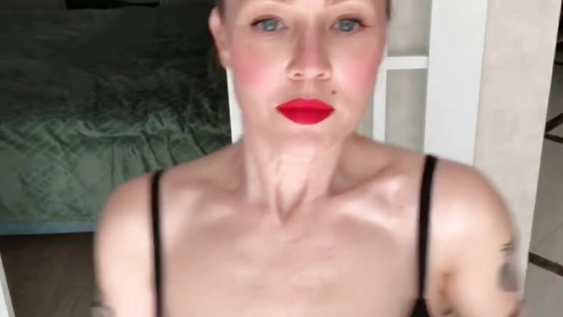 me－カメラキャストの_Lee_loo_の動画