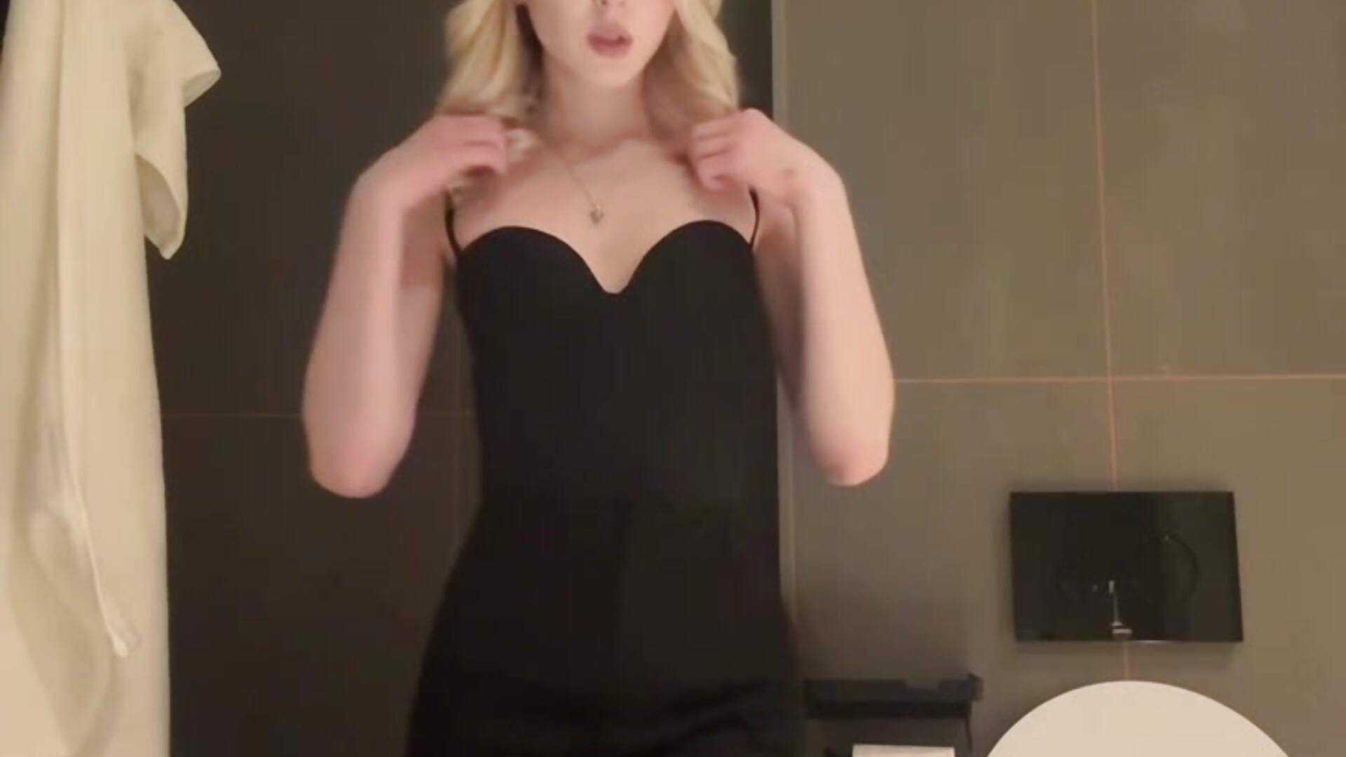 Best place for reels>< - video van Kattie_Petite cam-model