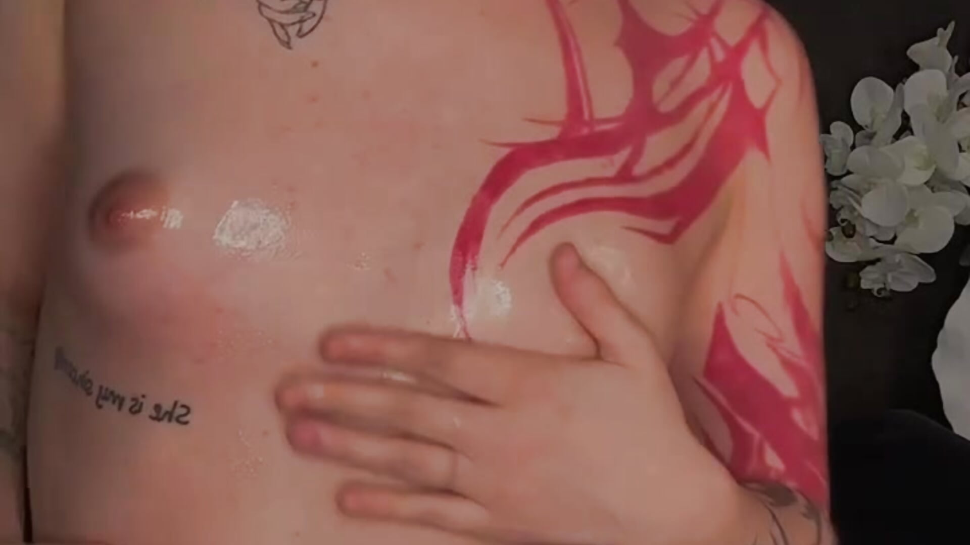 oil my boobs - Littly_white adlı kamera modelinin videosu