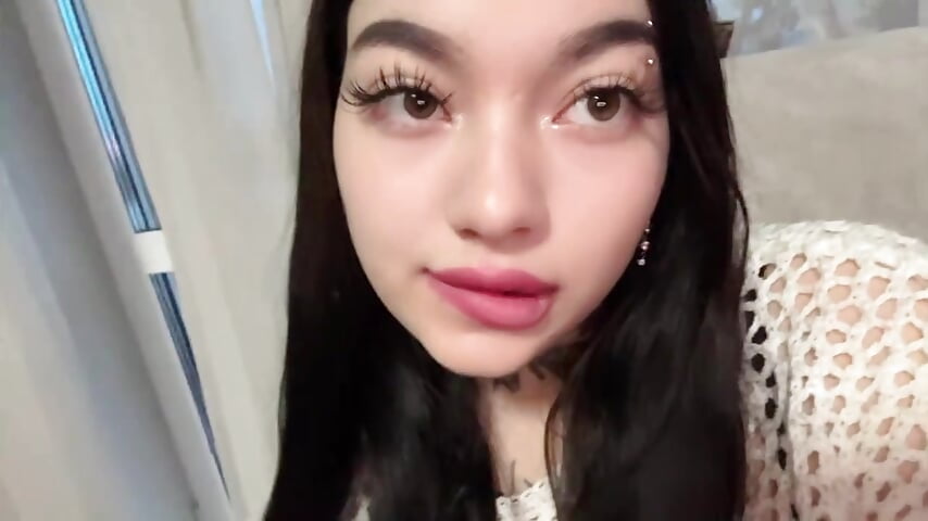 do you like plump lips? ^^ – video modela na kameri Molli_Stone