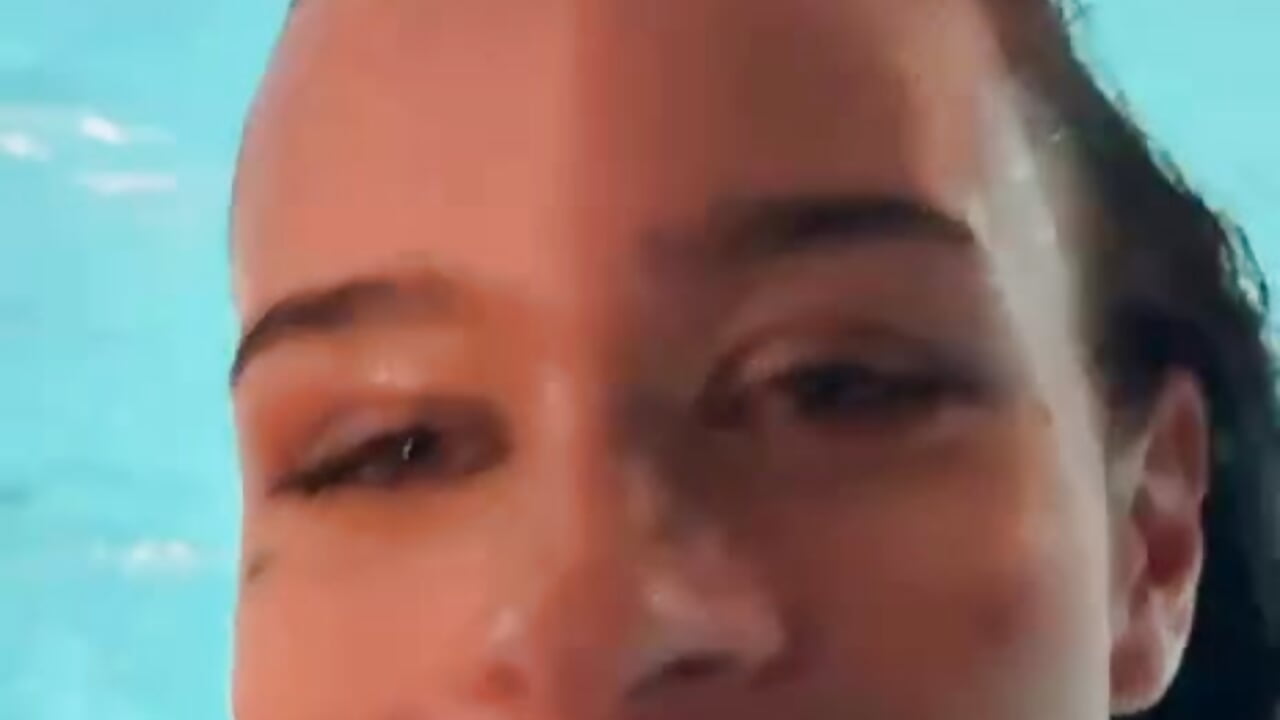 video_2026-04-15_10-43-07 - video di Graysee modella di cam