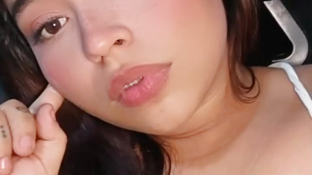 WhatsApp Video 2026-04-14 at 14,43,55 - video oleh mari_diaz kamera model