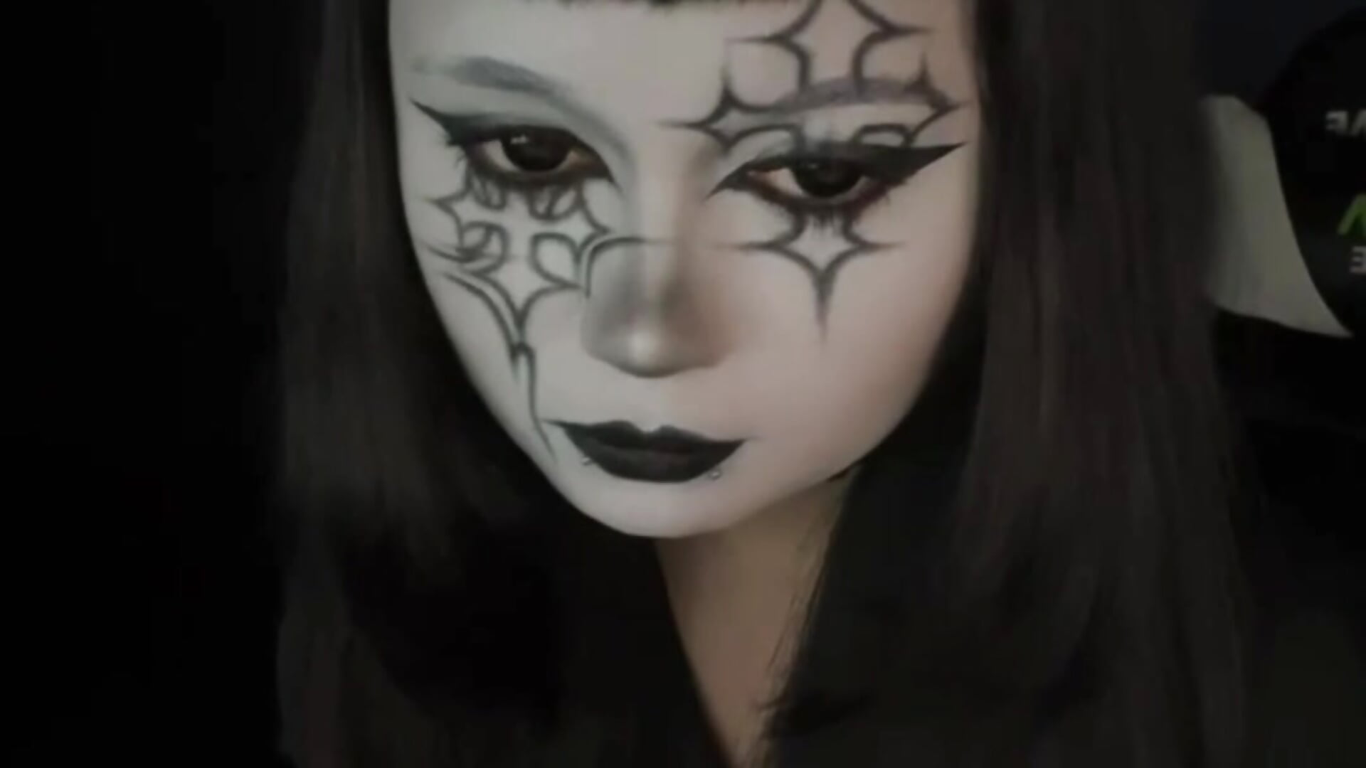 alt - vidéo du modèle de showcams Alinalovelove