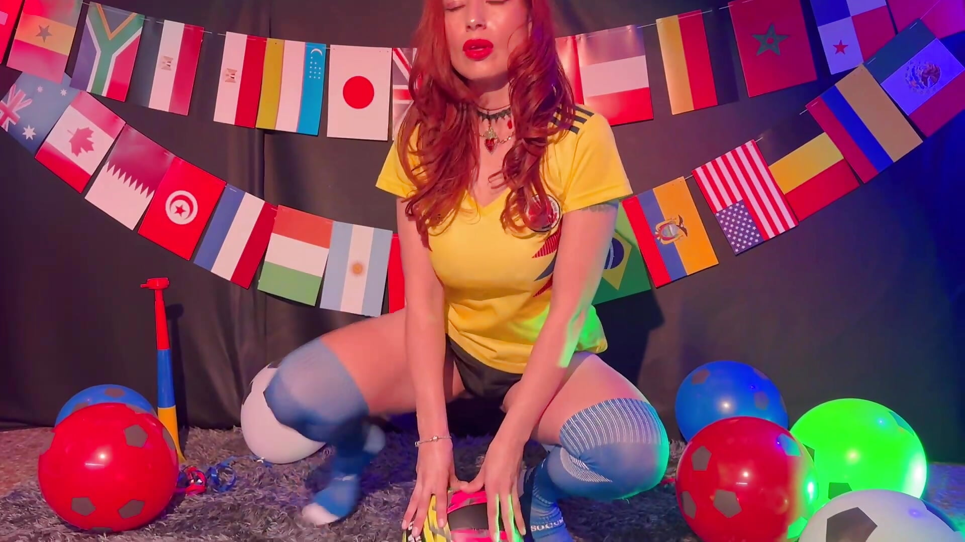 football with your sexy scarlet - video by Queenscarlettsecret cam model