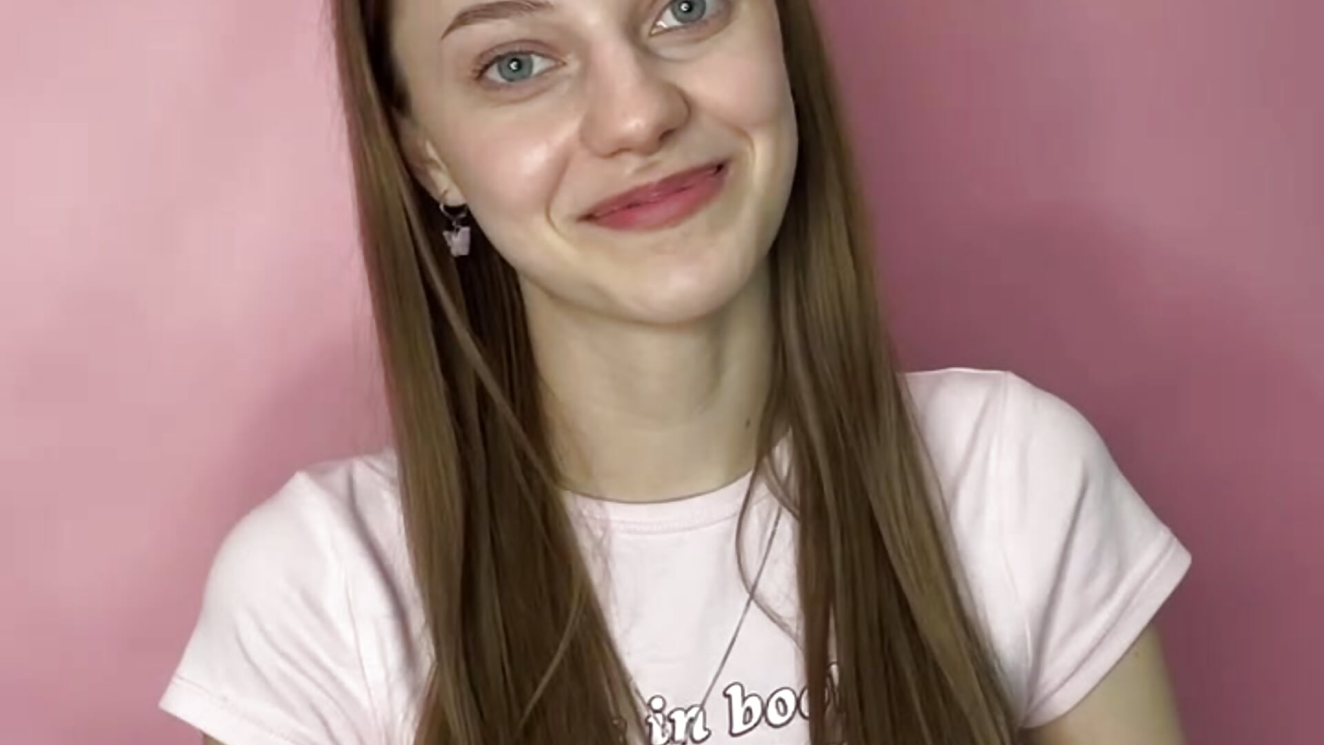 Hello♥️ - video của người mẫu cam ShelbaCarrahan