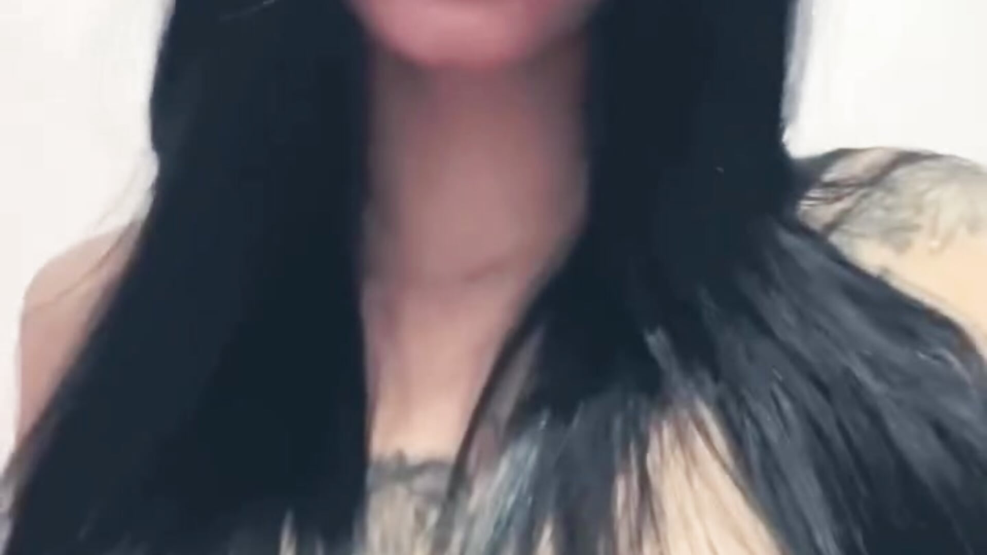 Introducing Me! – видео вебкам-модели PaolaCastello