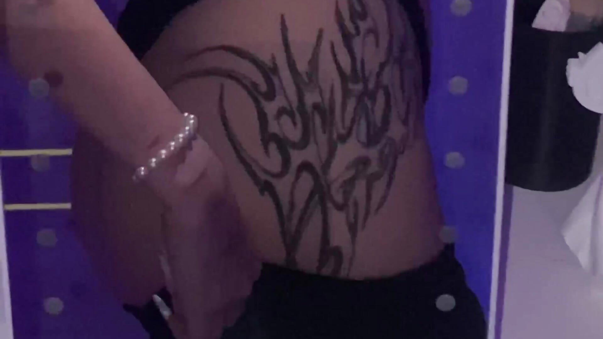 3E218F4B-EEA2-4A97-94EE-CB7717107E5A - video oleh lola_ring kamera model