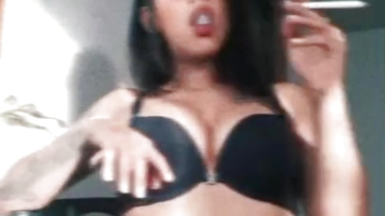 sexy smoke – видео вебкам-модели Dalia_nix_