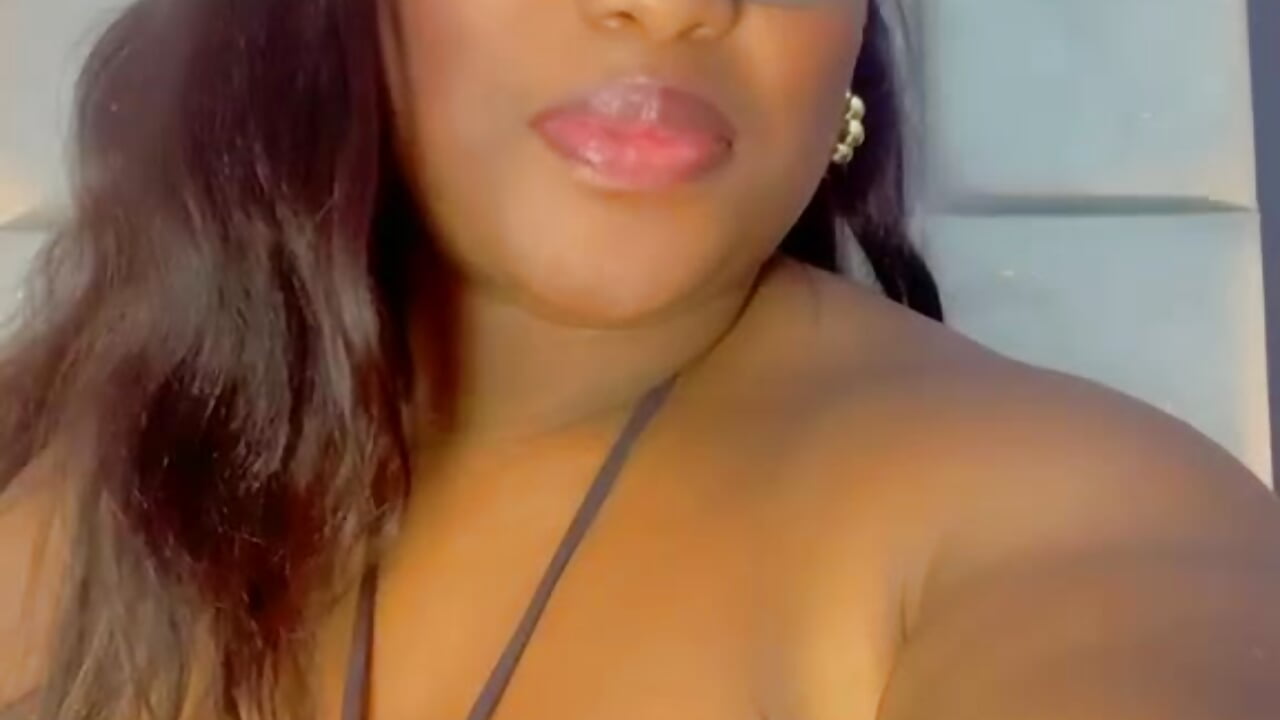 "I have the drink ready... what time are you coming to my living room?" - video by TreisyVixen cam model