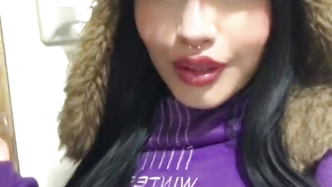 URBAN GIRL 🩷🩷 – video af emily_carter2 cam-model