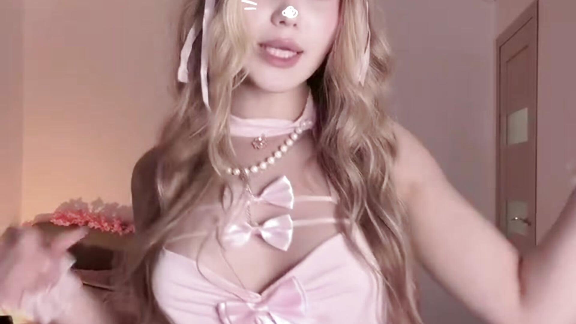 look at me^^ - vídeo de la modelo de cam AdelineCrash