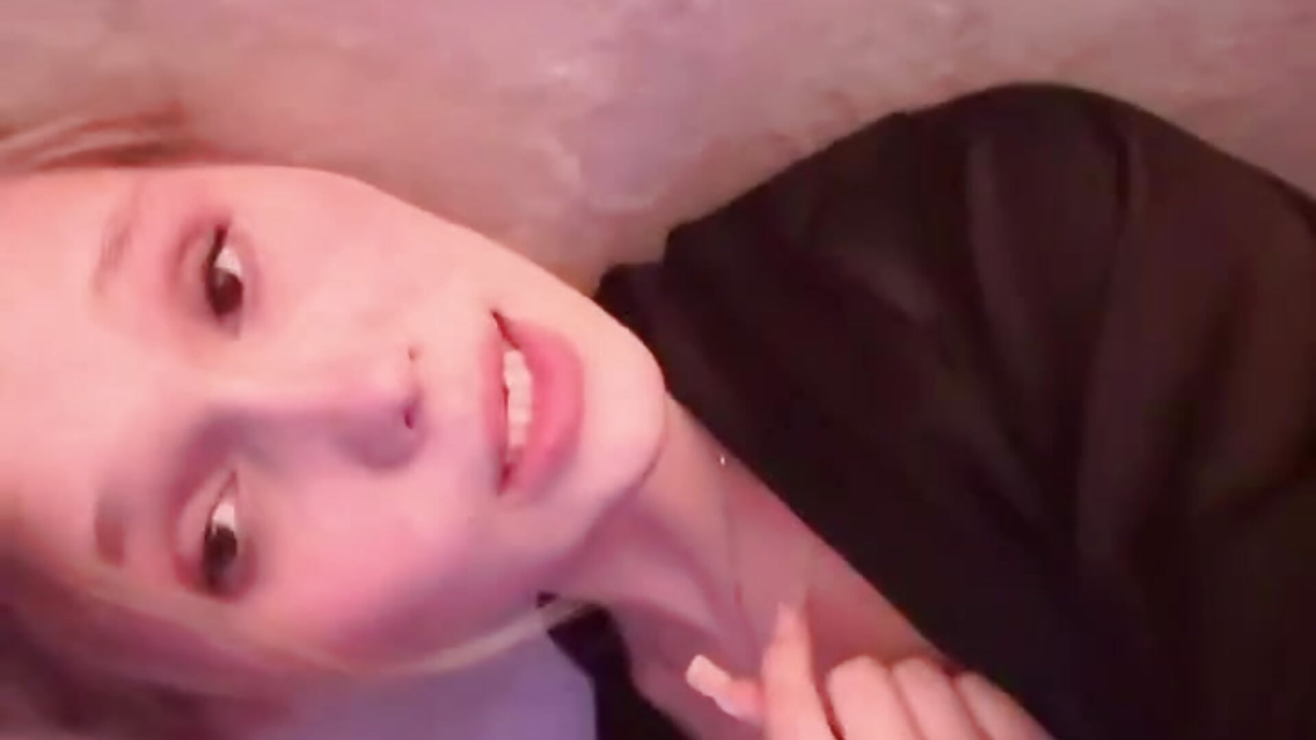 Cute :) - video by AdelineCrash cam model