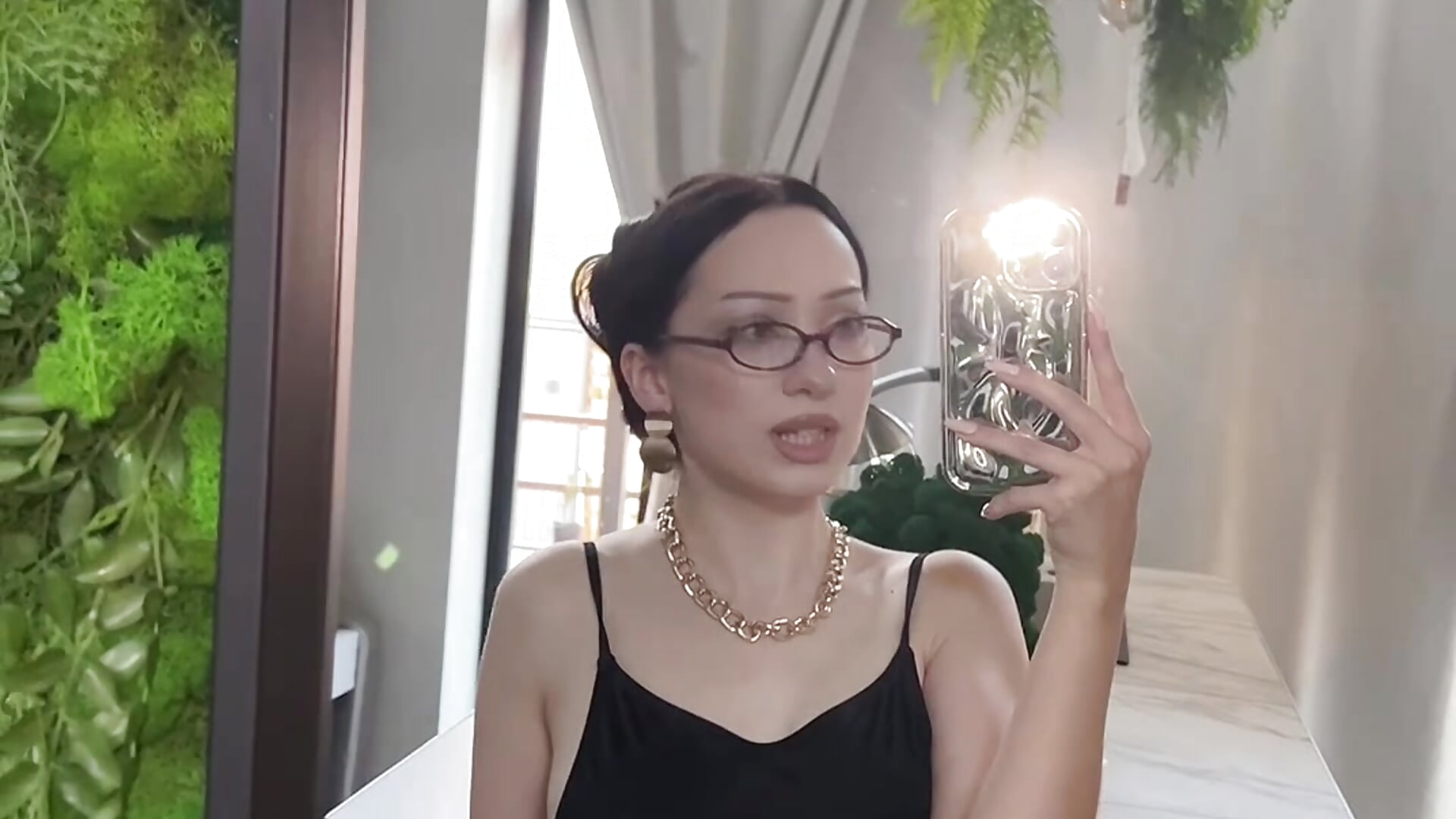 And this is me at work <3 – video od webkamerové modelky Meow_Alika