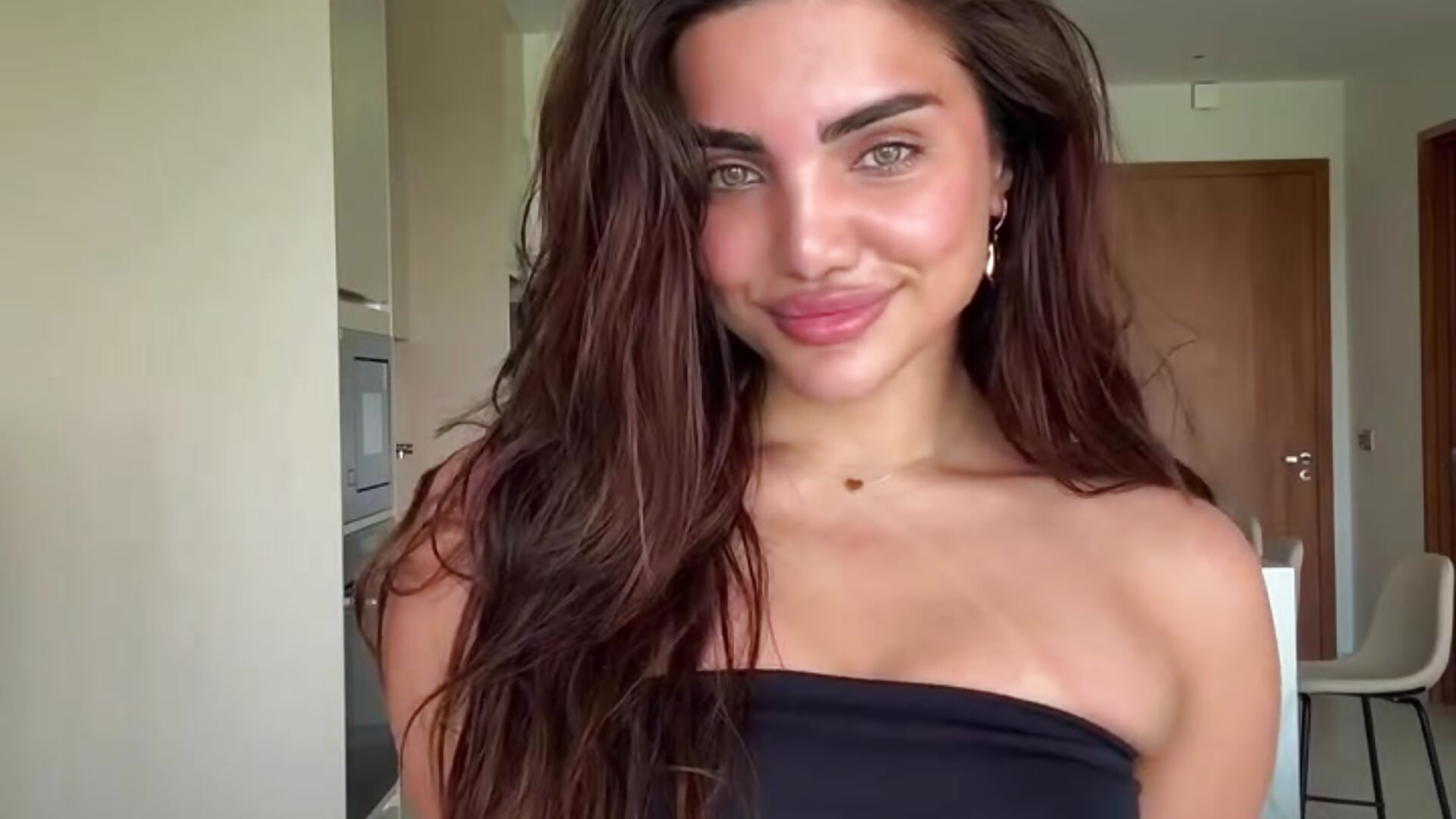 Vibing 💋 - video by MelindaReny cam model