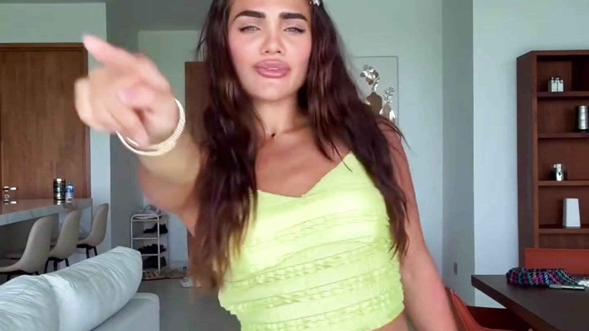 Yellow one 💛 - video by MelindaReny cam model